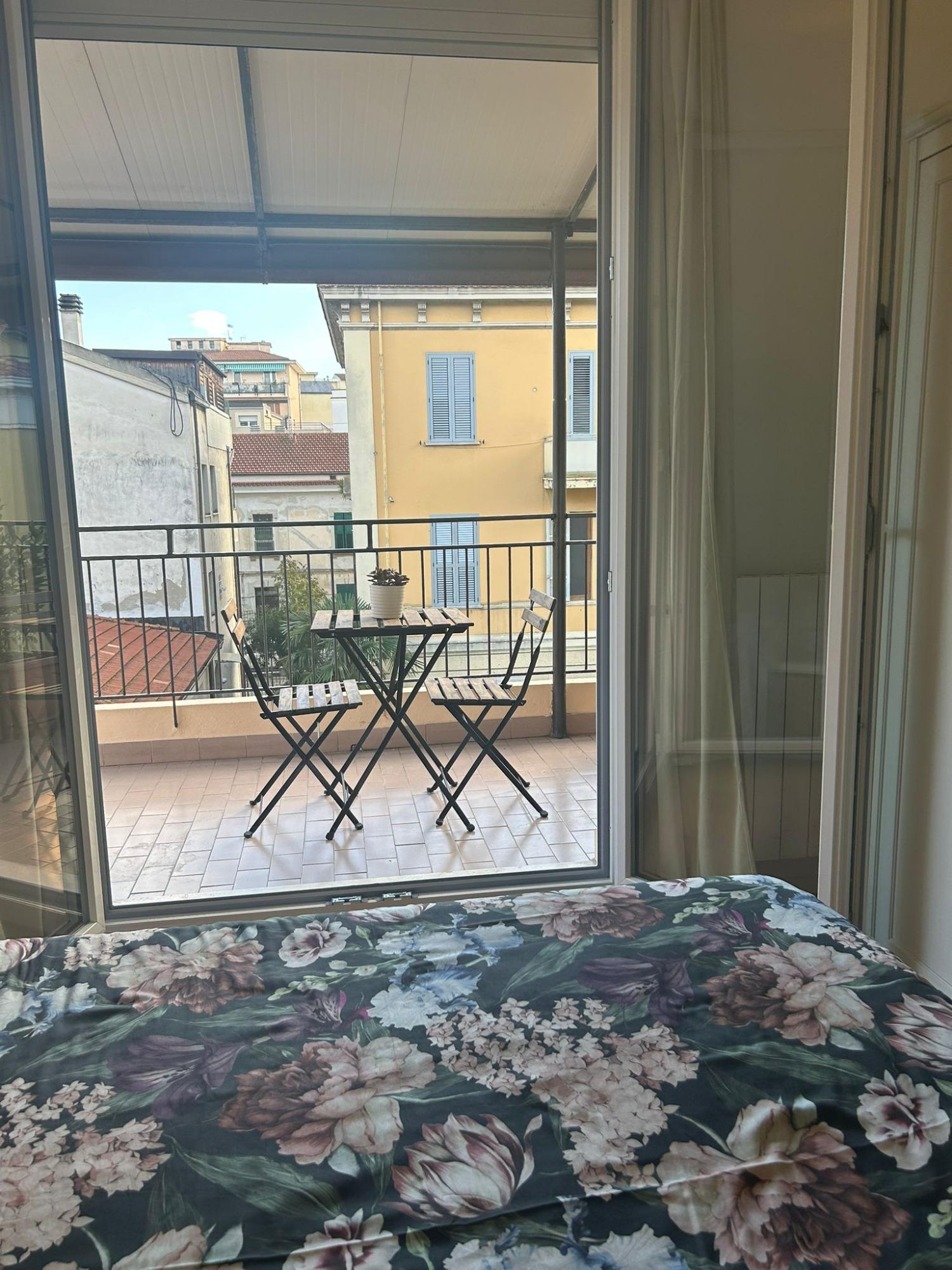 Vista dalla camera verso il balcone del Civico 28